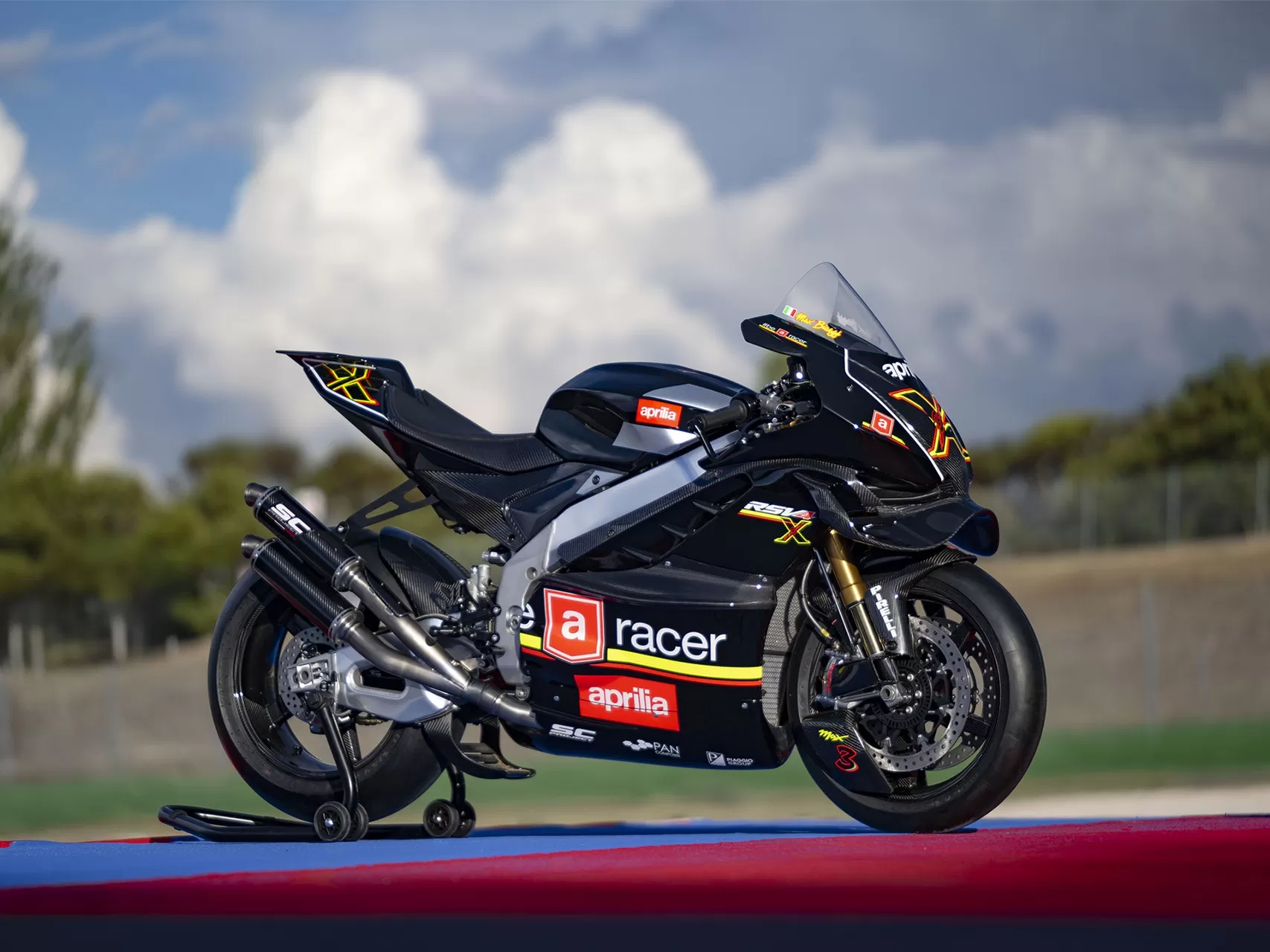 Aprilia RSV4 X ex3ma